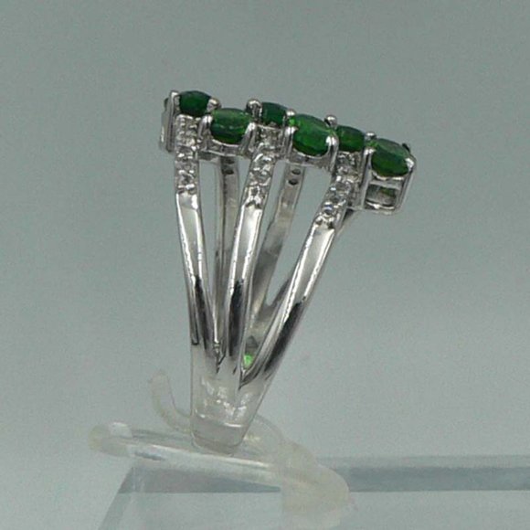 Sz 10 Genuine Chrome Diopside Ring NWOT - Picture 2 of 4